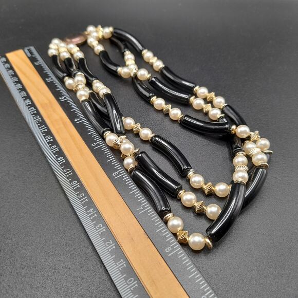 Vintage Black Lucite Bead Necklace, Faux Pearls, 3 Strands, Box Clasp - Picture 9 of 10